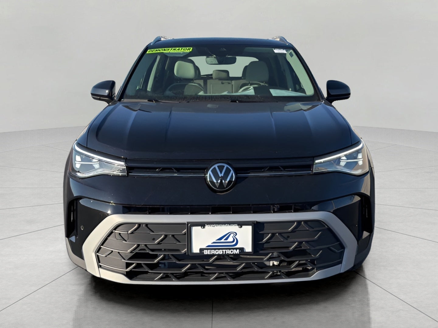 2025 Volkswagen Taos SE 4MOTION