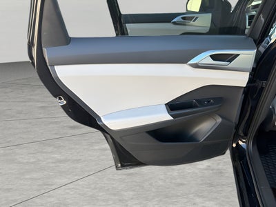 2025 Volkswagen Taos SE 4MOTION