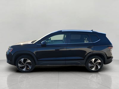 2025 Volkswagen Taos SE 4MOTION