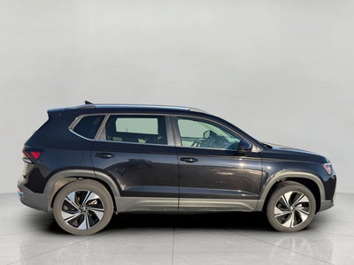 2025 Volkswagen Taos SE 4MOTION