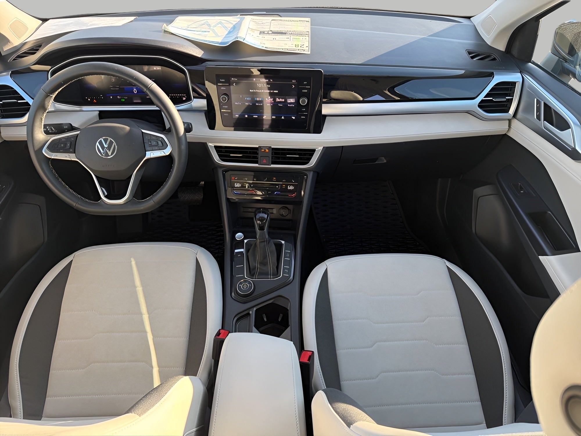 2025 Volkswagen Taos SE 4MOTION