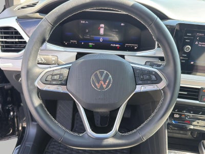2025 Volkswagen Taos SE 4MOTION