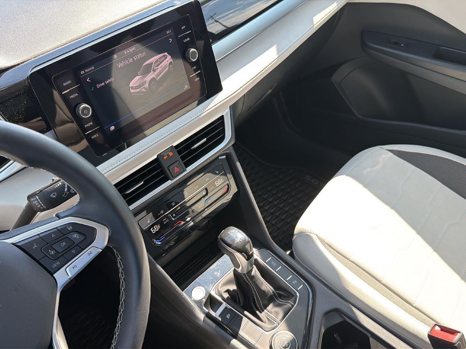 2025 Volkswagen Taos SE 4MOTION