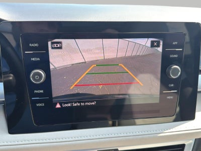 2025 Volkswagen Taos SE 4MOTION