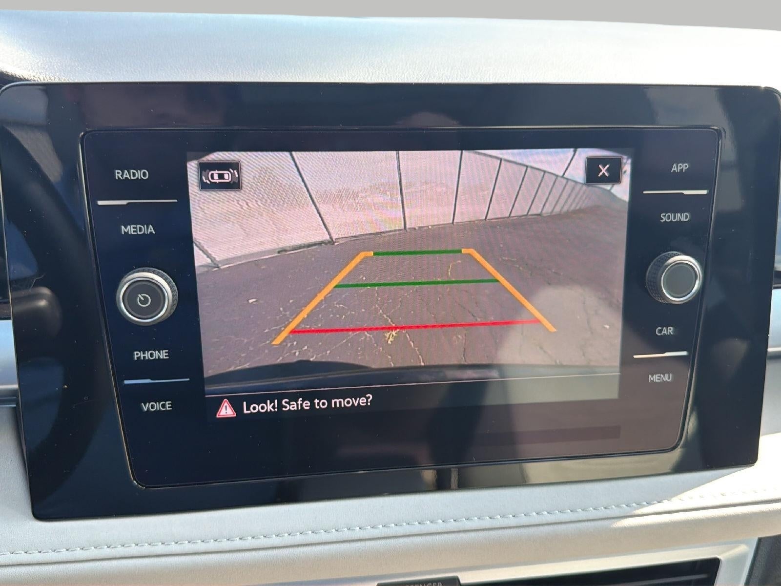 2025 Volkswagen Taos SE 4MOTION