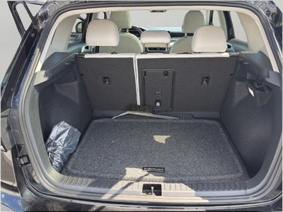 2025 Volkswagen Taos SE 4MOTION