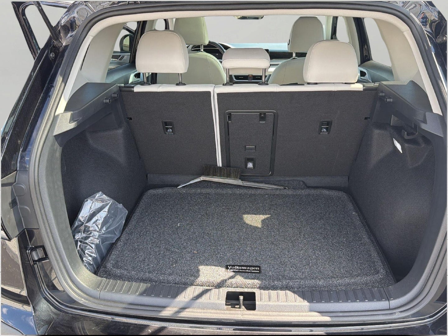 2025 Volkswagen Taos SE 4MOTION
