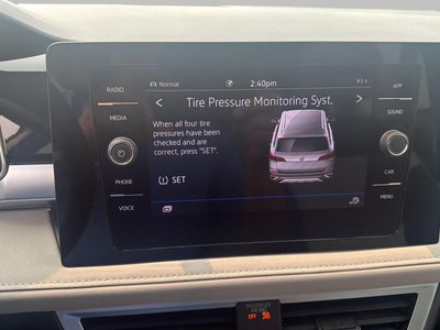 2025 Volkswagen Taos SE 4MOTION