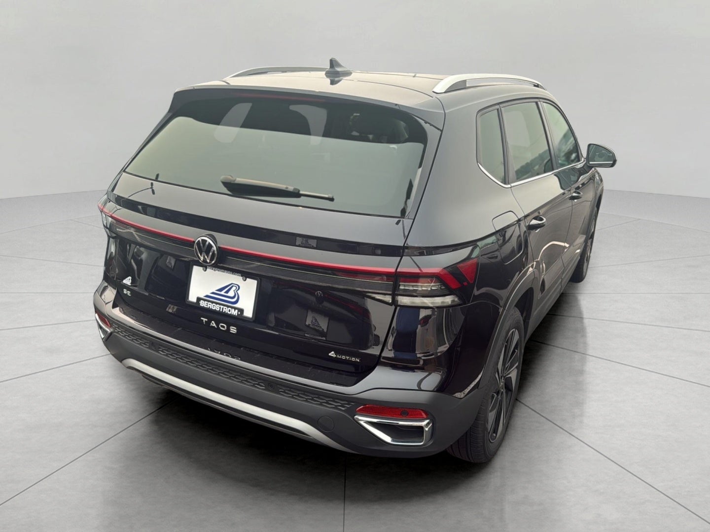 2025 Volkswagen Taos SE 4MOTION