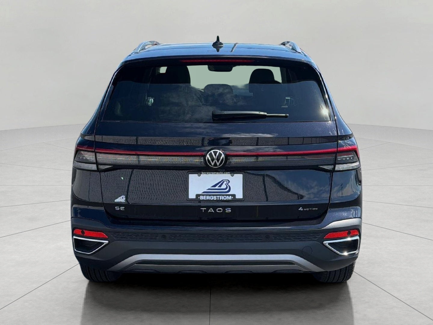 2025 Volkswagen Taos SE 4MOTION