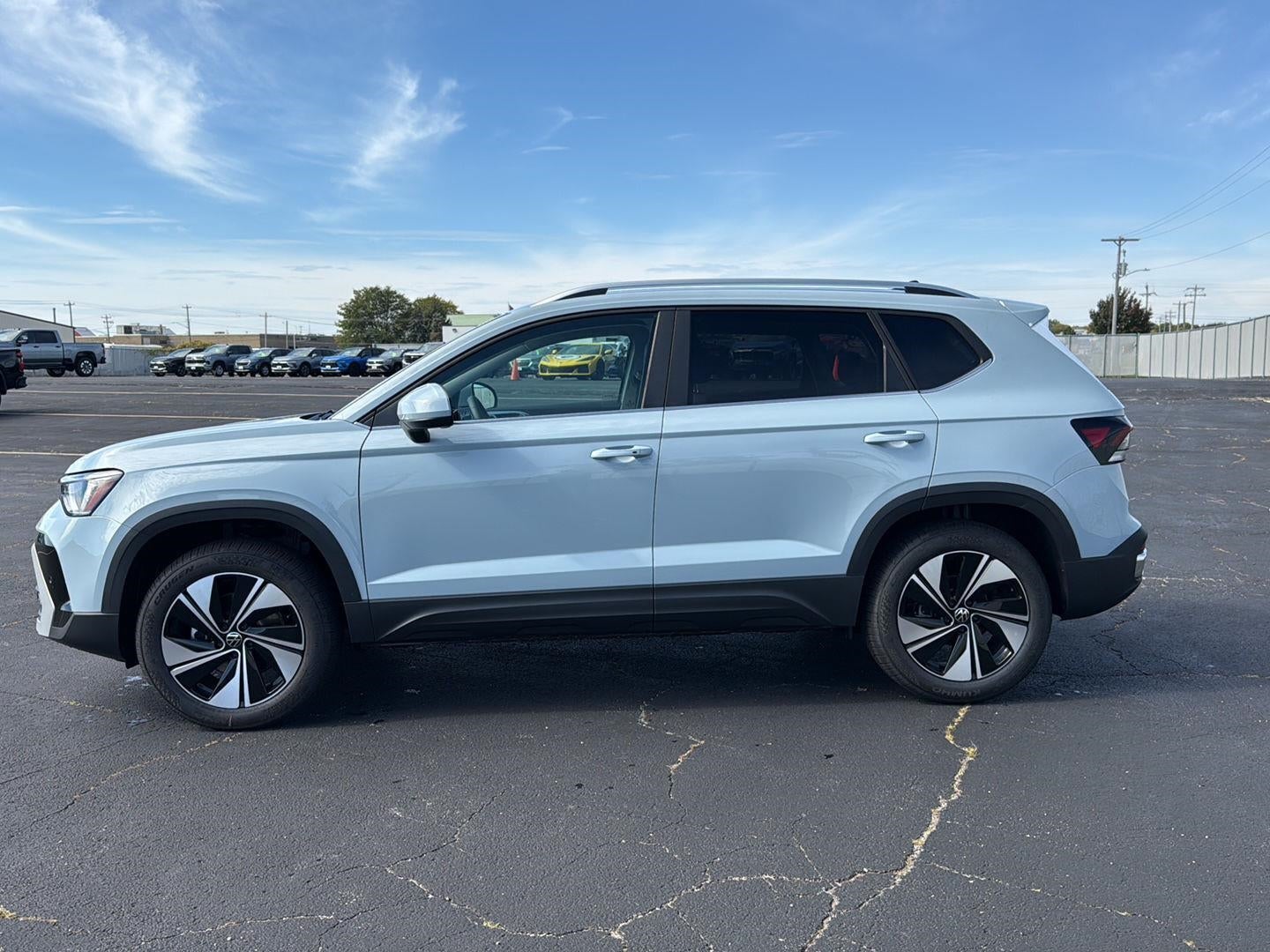 2027 Volkswagen Taos SE 4MOTION