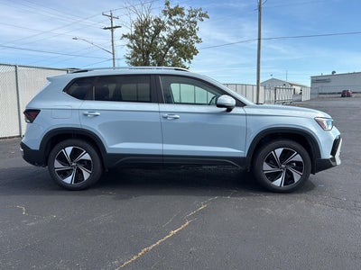 2027 Volkswagen Taos SE 4MOTION