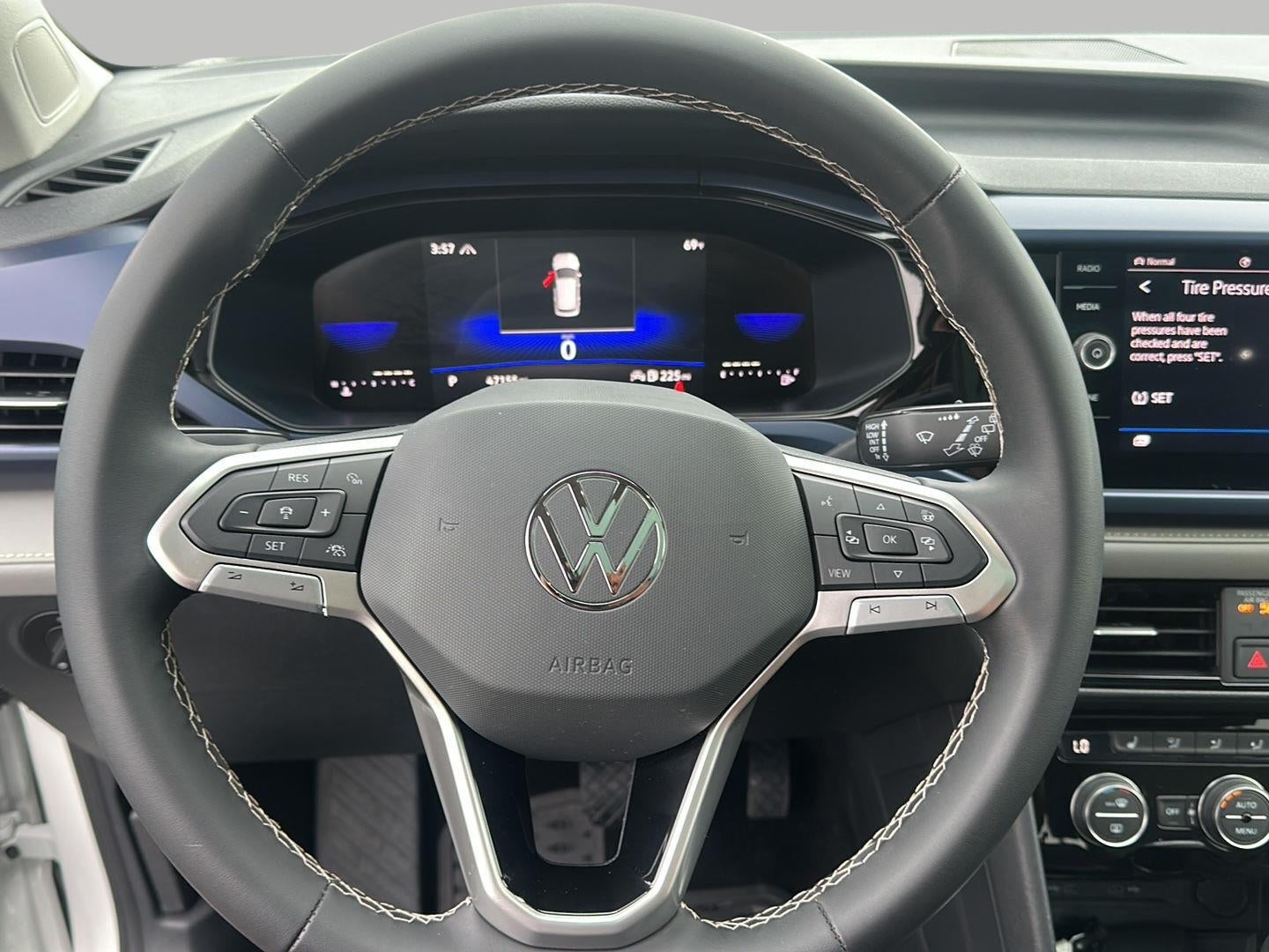 2024 Volkswagen Taos SE 4MOTION