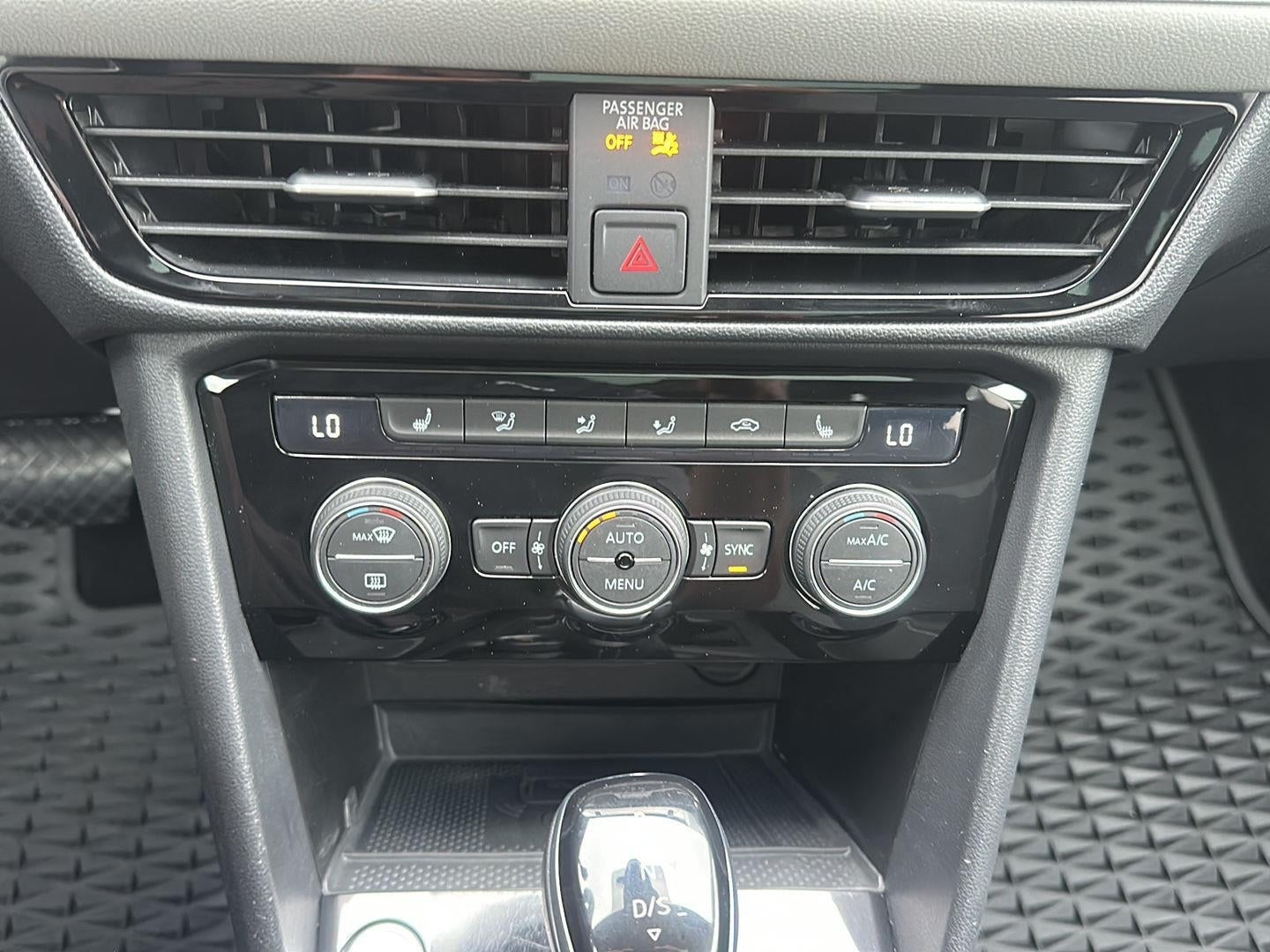 2024 Volkswagen Taos SE 4MOTION