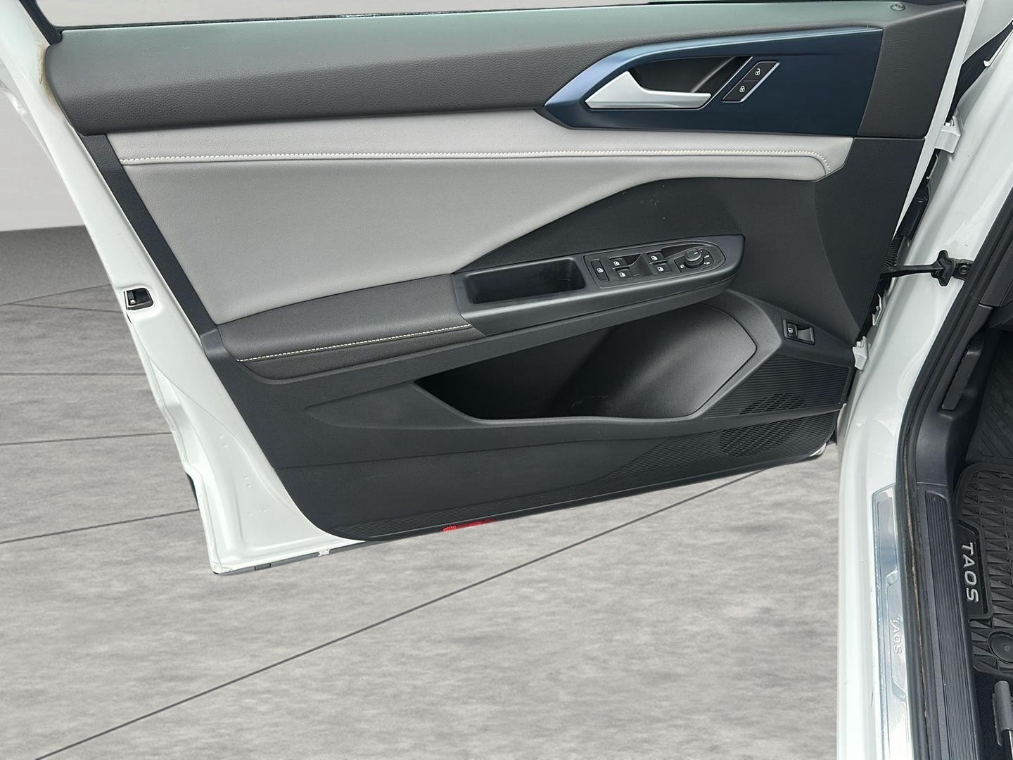 2024 Volkswagen Taos SE 4MOTION