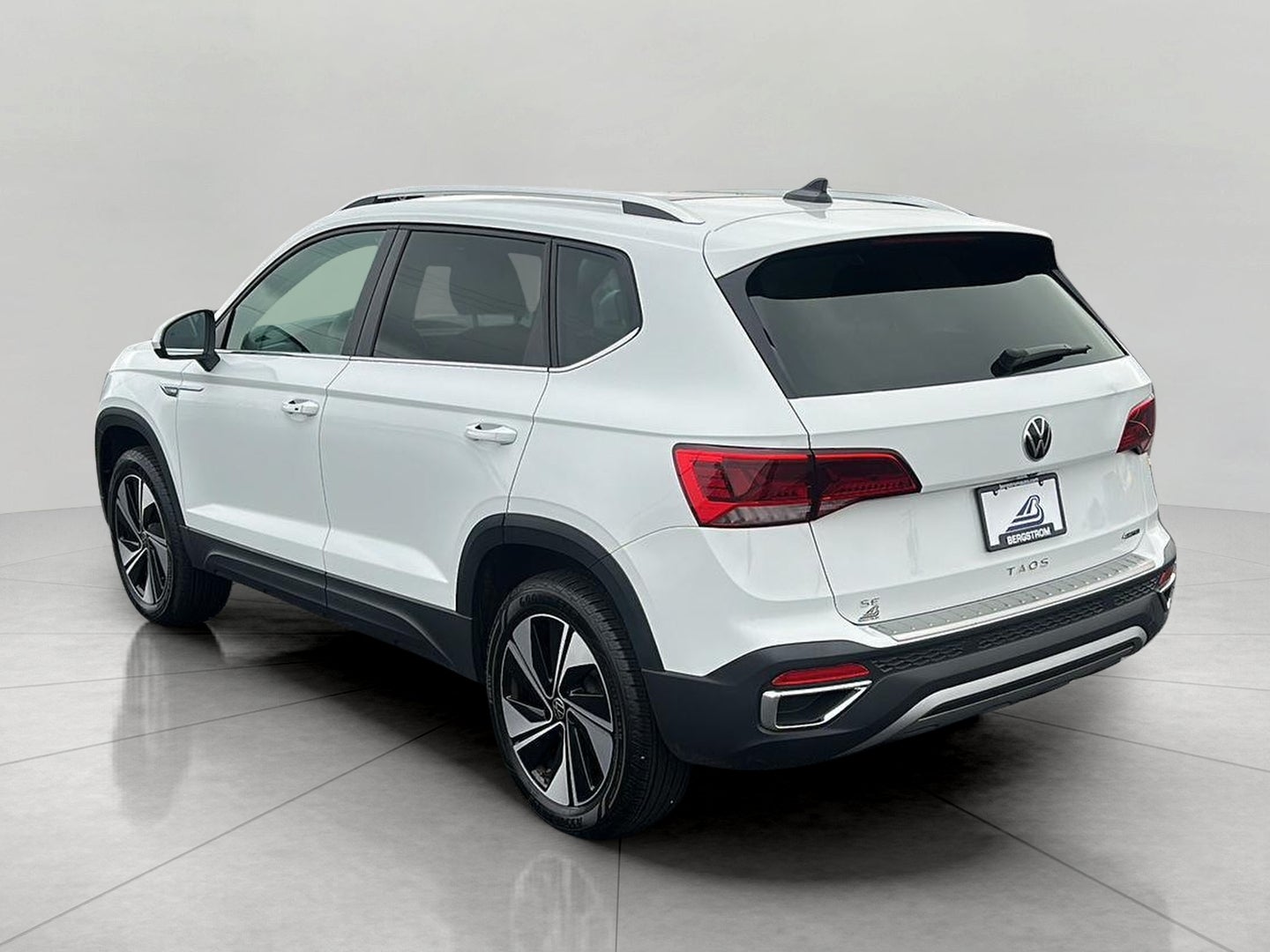 2024 Volkswagen Taos SE 4MOTION