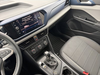 2022 Volkswagen Taos SE 4MOTION