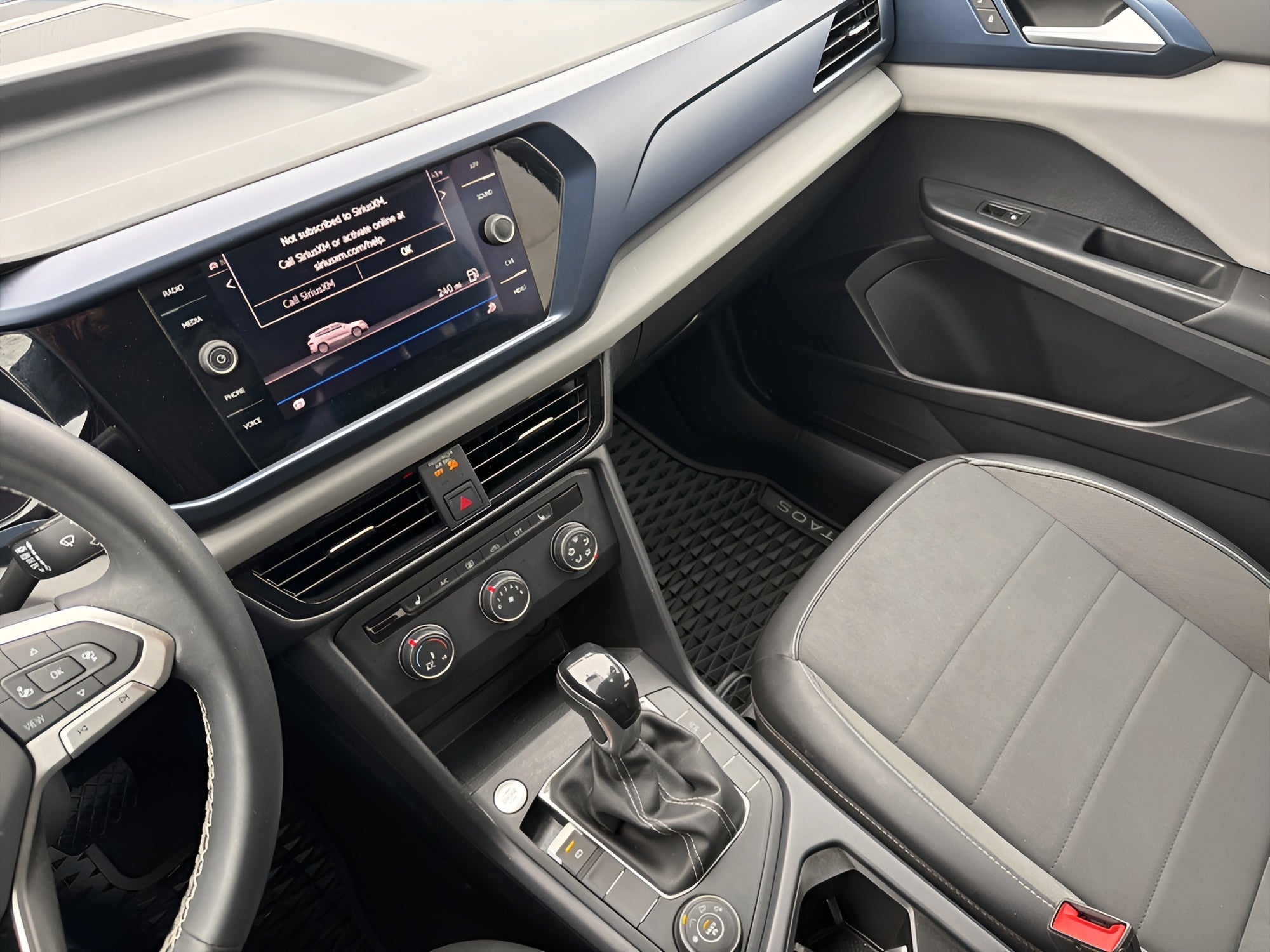 2022 Volkswagen Taos SE 4MOTION