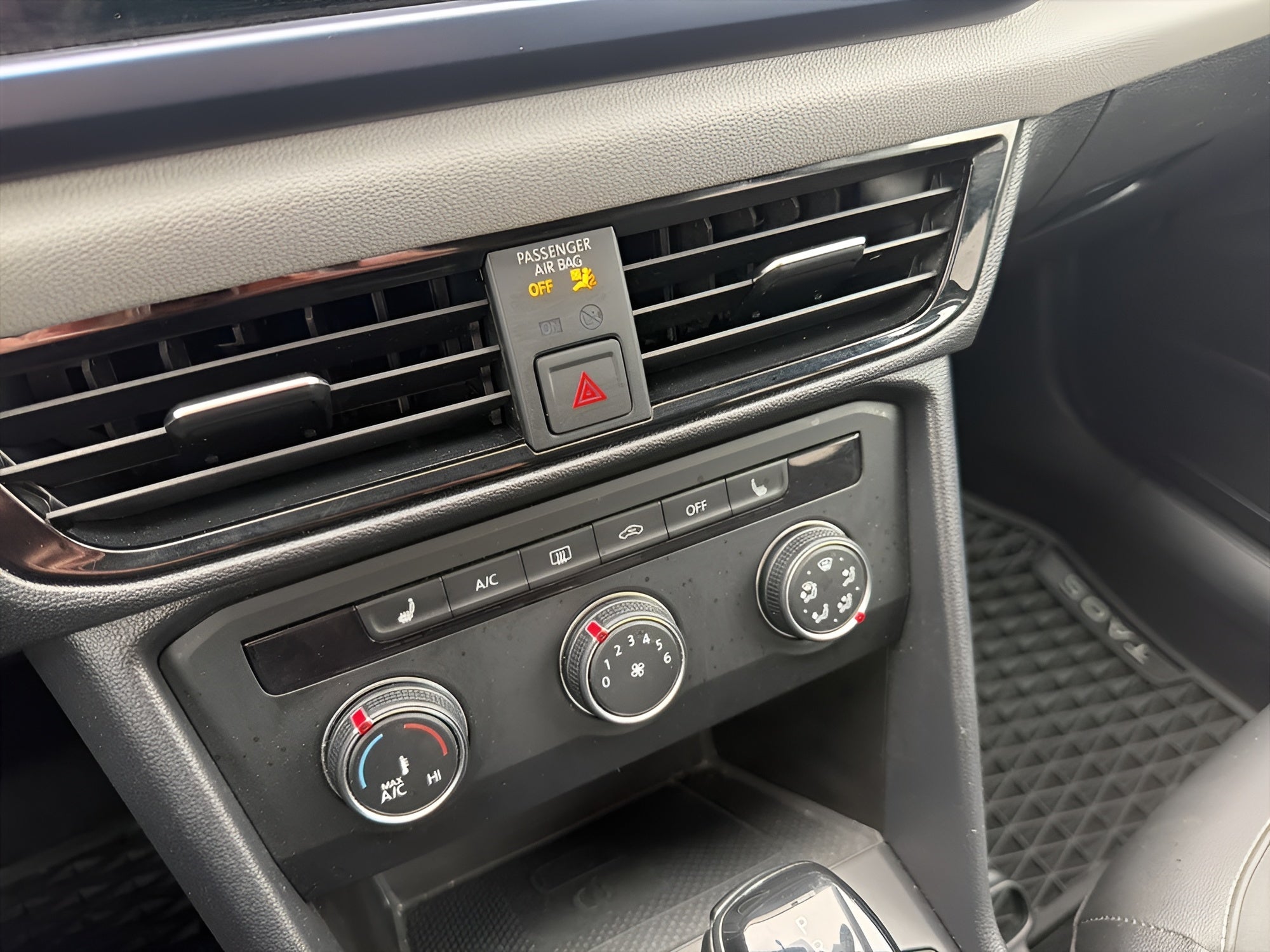 2022 Volkswagen Taos SE 4MOTION