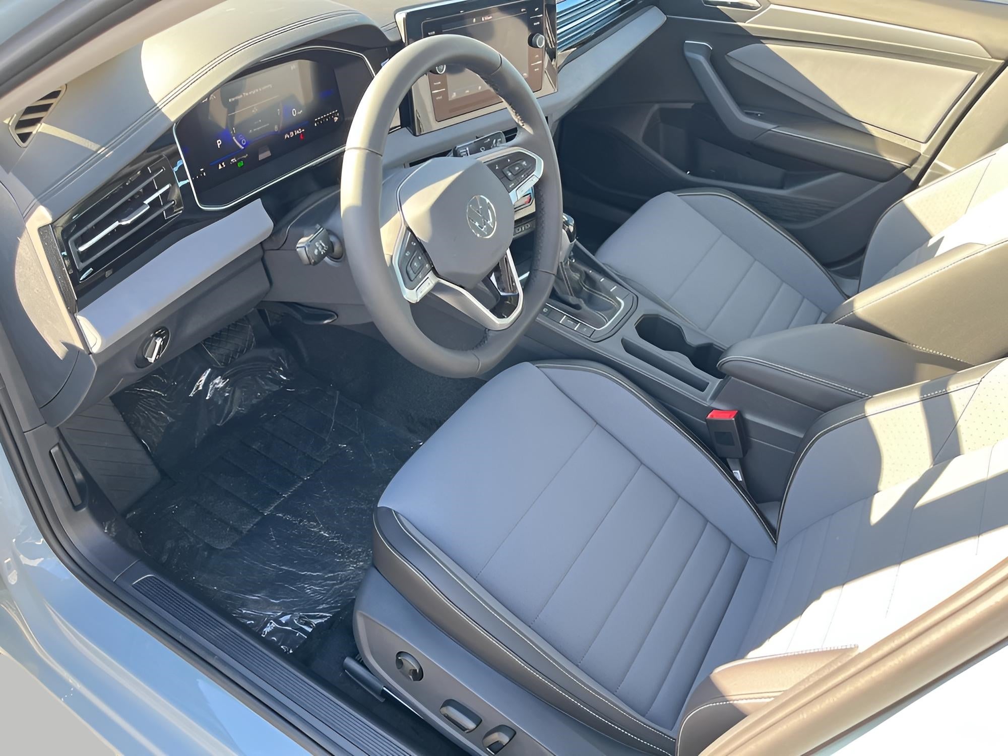 2025 Volkswagen Jetta SE Auto