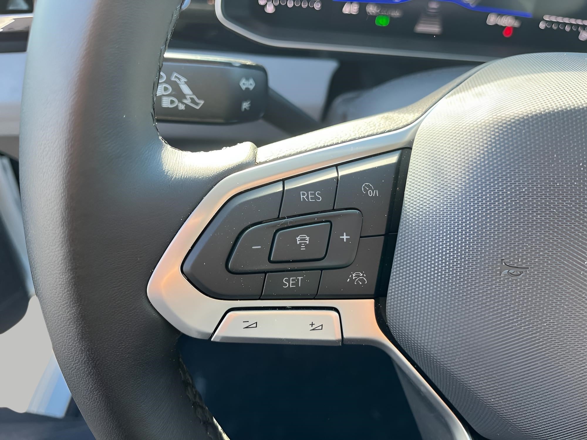 2025 Volkswagen Jetta SE Auto