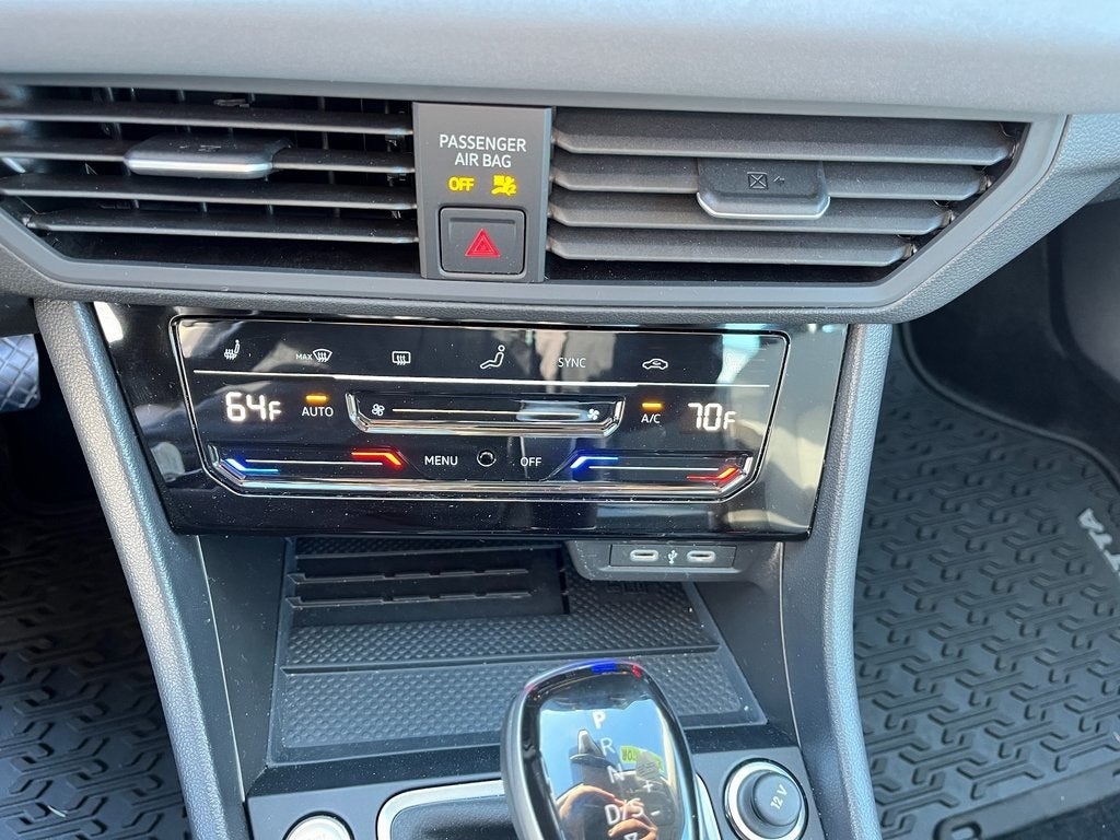 2025 Volkswagen Jetta SE Auto