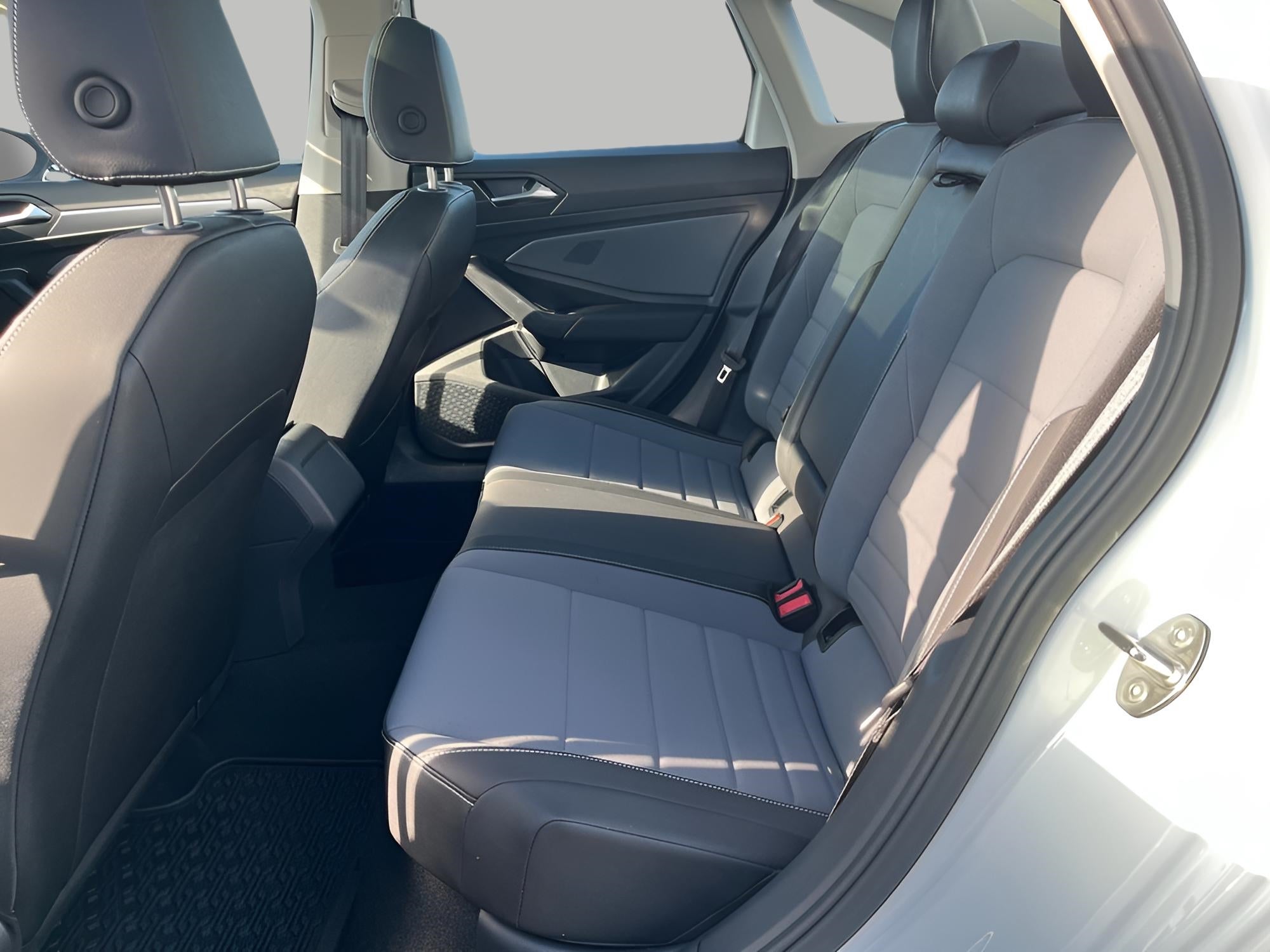 2025 Volkswagen Jetta SE Auto