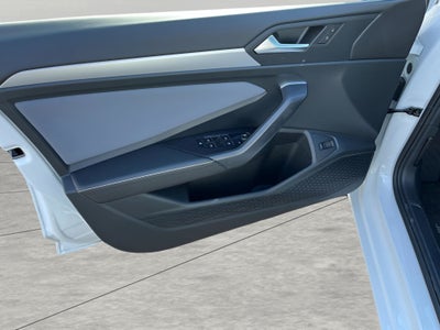 2025 Volkswagen Jetta SE Auto