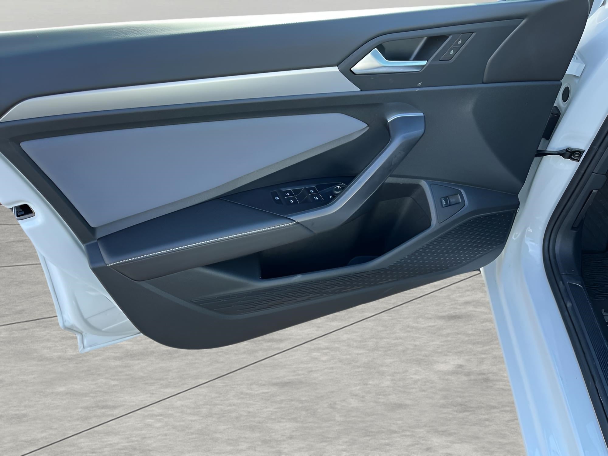 2025 Volkswagen Jetta SE Auto