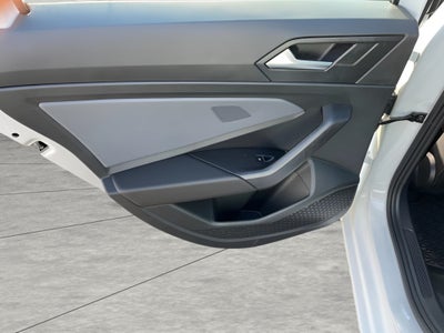 2025 Volkswagen Jetta SE Auto