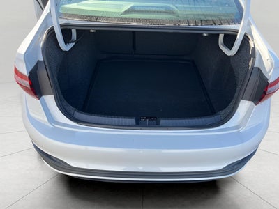 2025 Volkswagen Jetta SE Auto