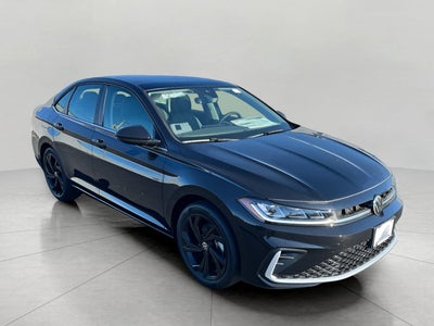2025 Volkswagen Jetta SE Auto