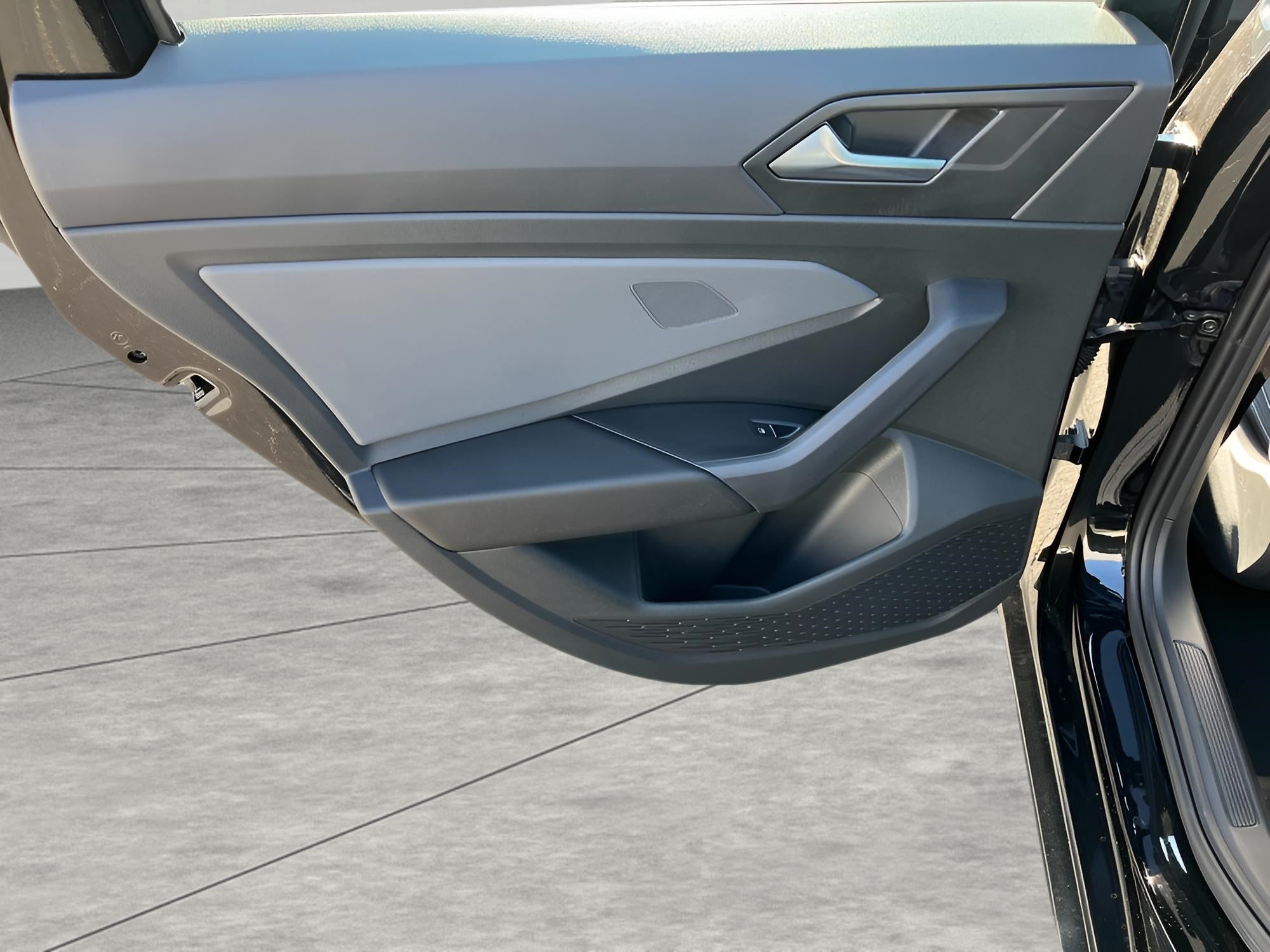 2025 Volkswagen Jetta SE Auto