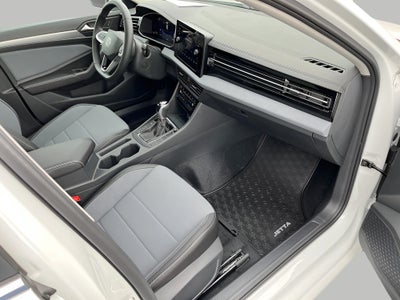 2025 Volkswagen Jetta SE Auto