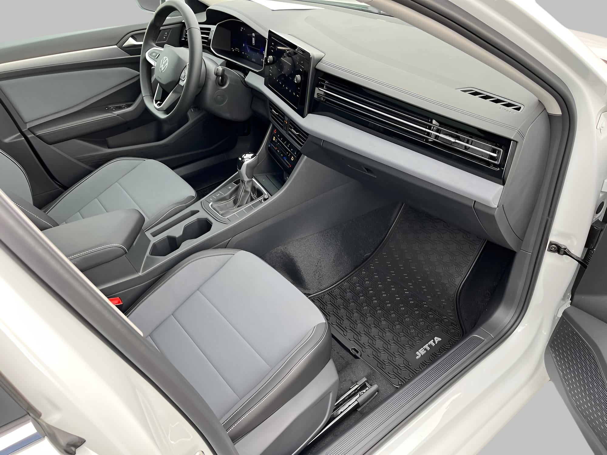 2025 Volkswagen Jetta SE Auto