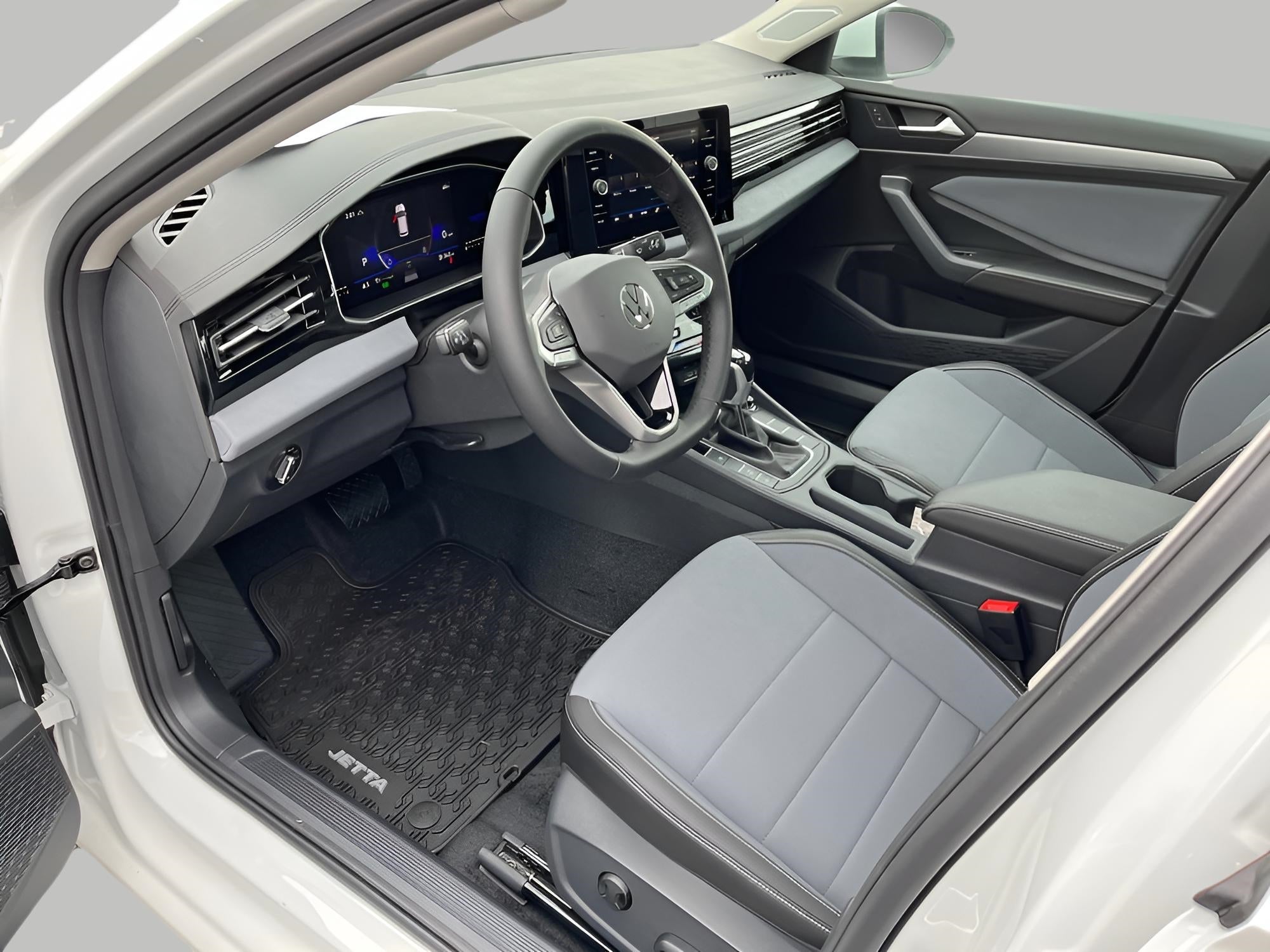 2025 Volkswagen Jetta SE Auto