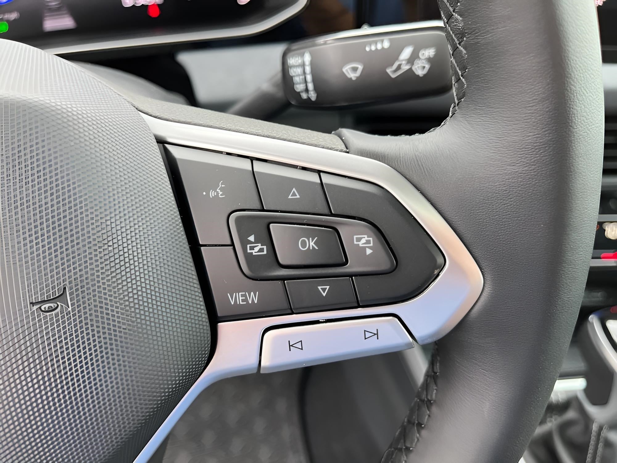 2025 Volkswagen Jetta SE Auto