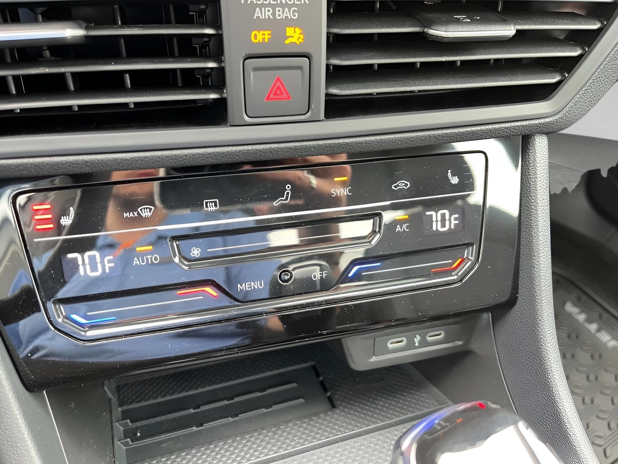 2025 Volkswagen Jetta SE Auto