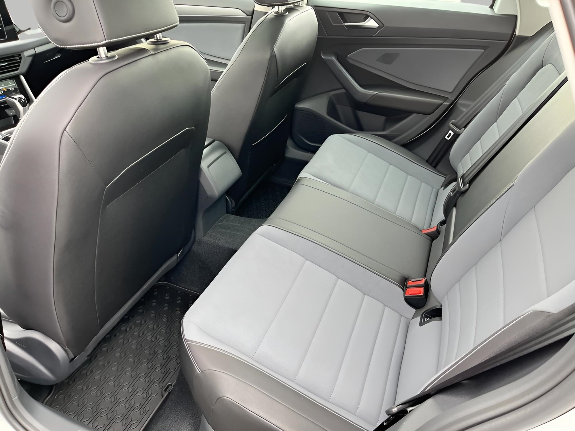 2025 Volkswagen Jetta SE Auto