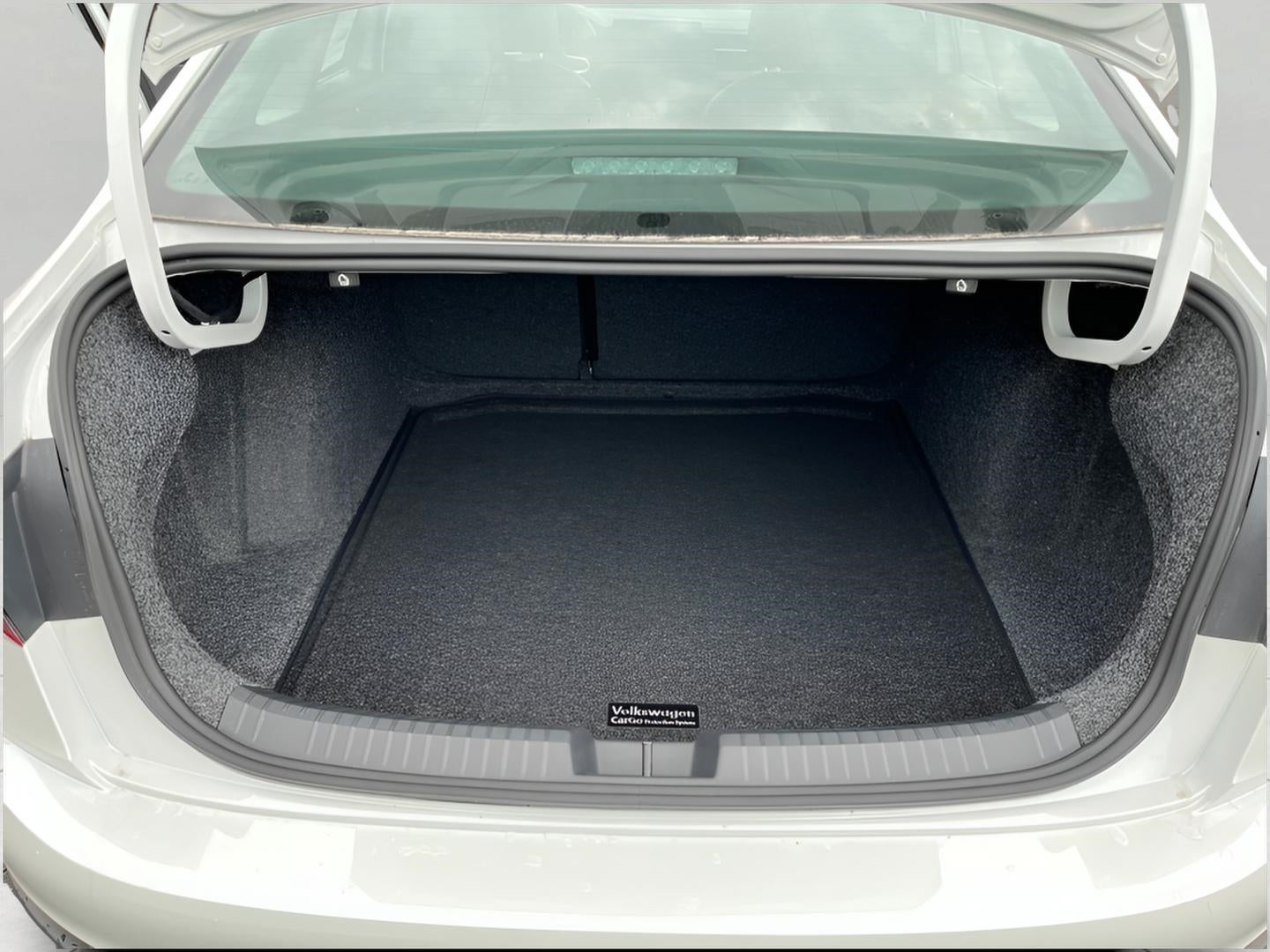 2025 Volkswagen Jetta SE Auto