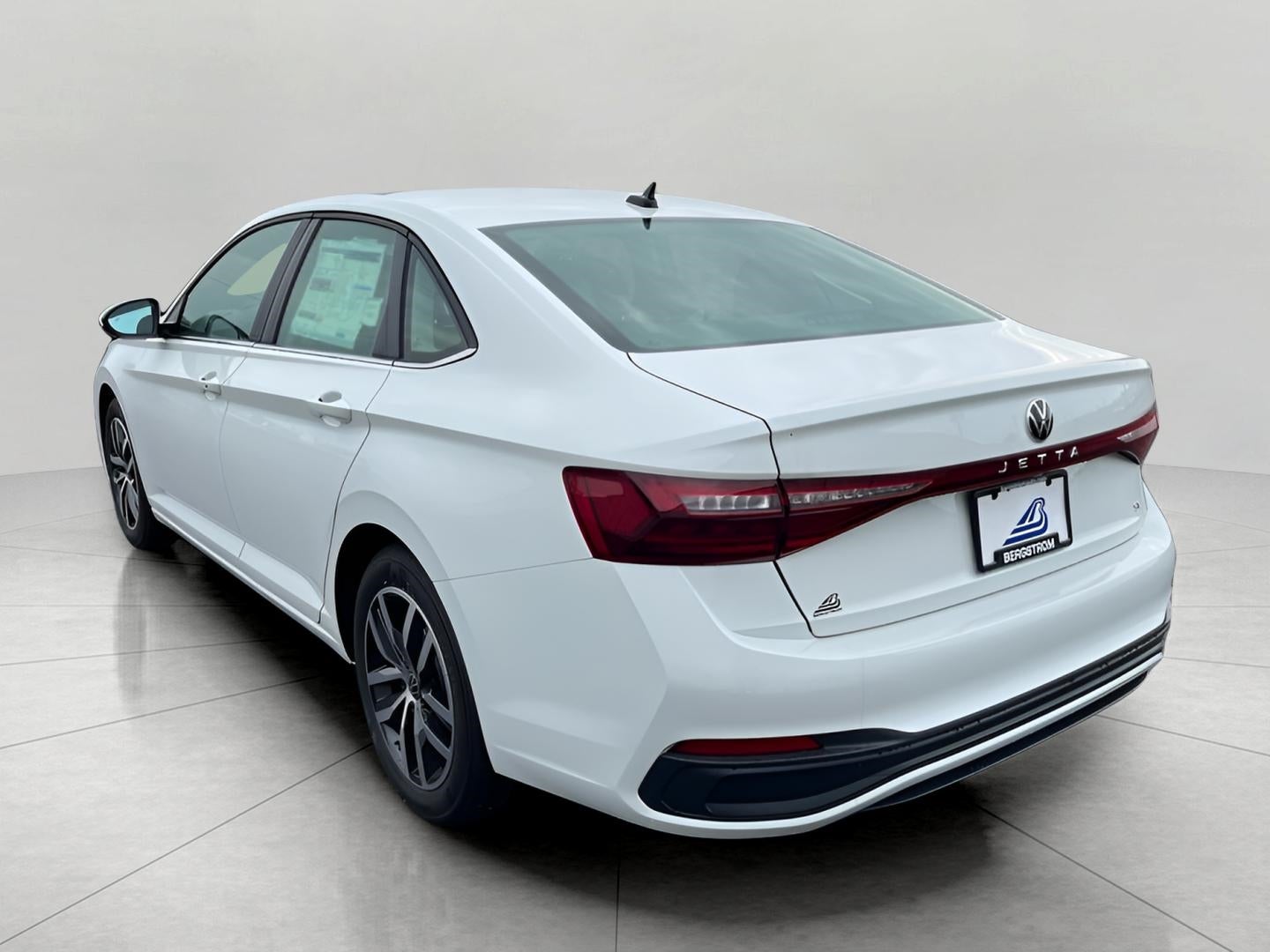 2025 Volkswagen Jetta SE Auto