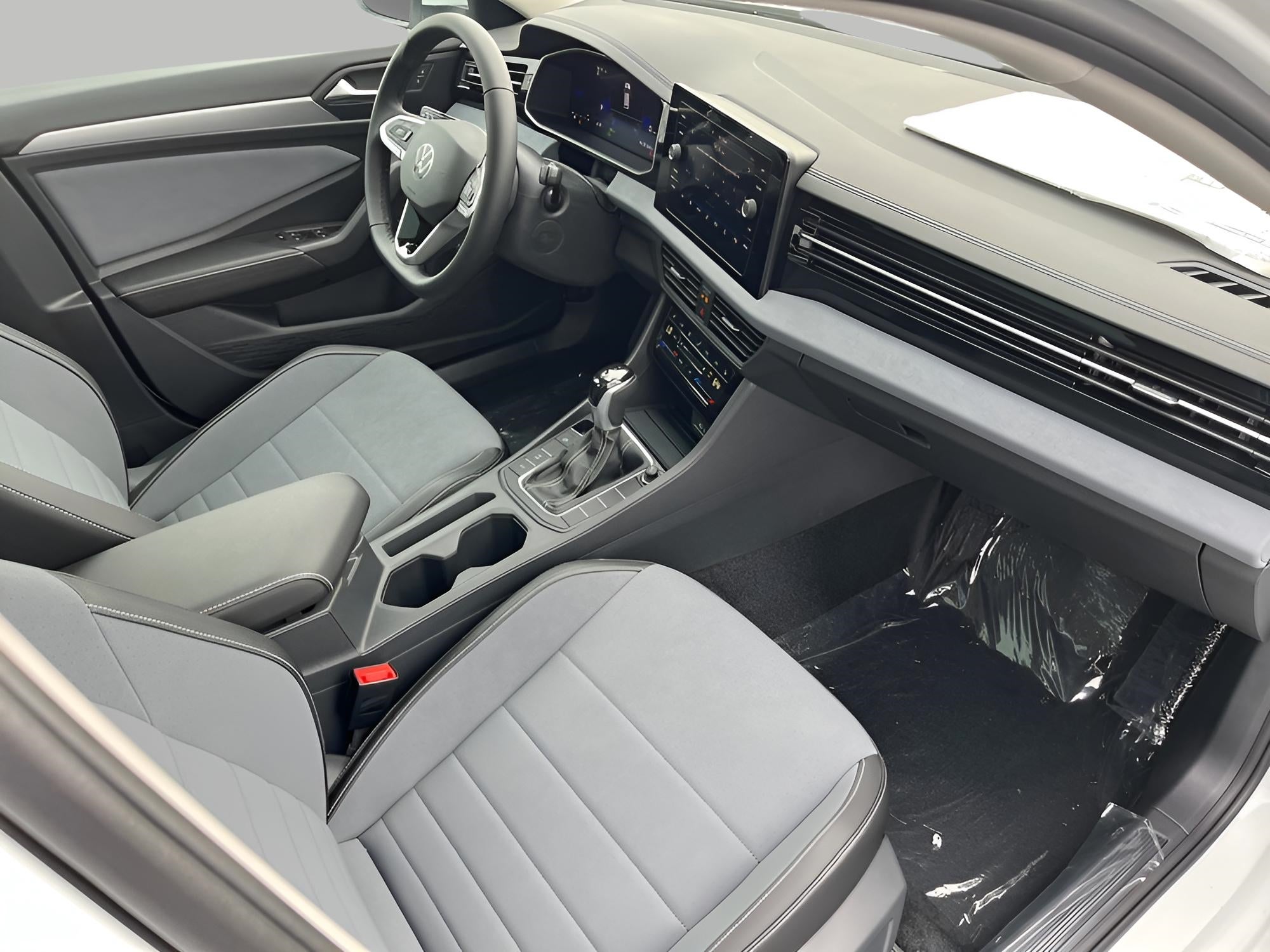 2025 Volkswagen Jetta SE Auto