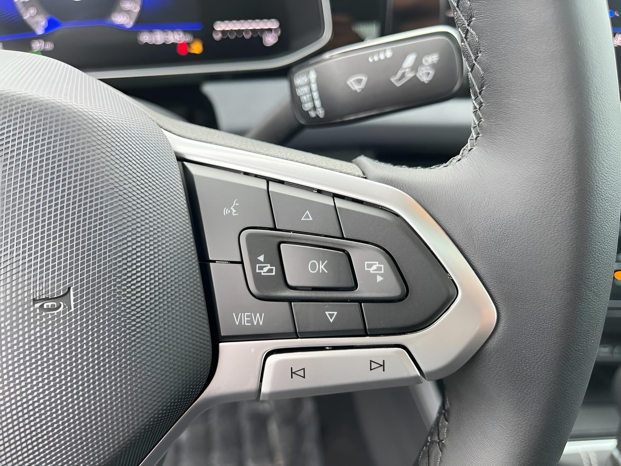 2025 Volkswagen Jetta SE Auto