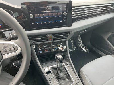 2025 Volkswagen Jetta SE Auto