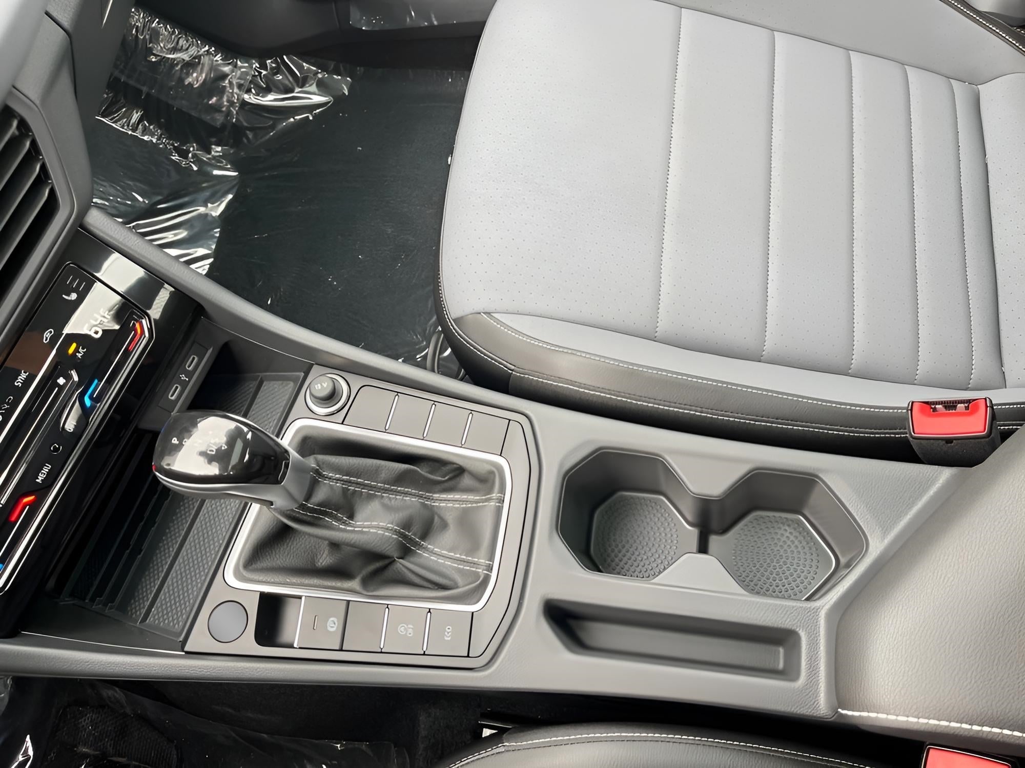 2025 Volkswagen Jetta SE Auto