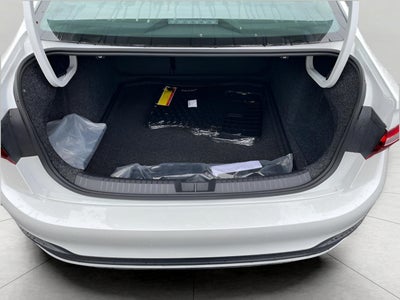 2025 Volkswagen Jetta SE Auto