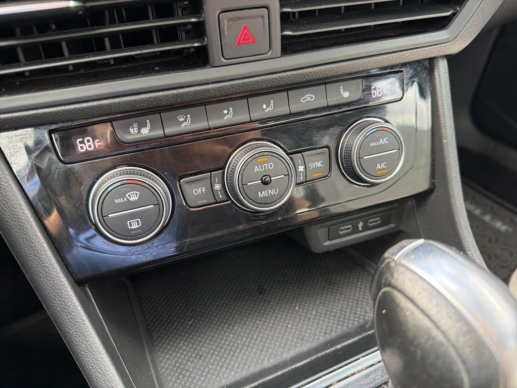 2021 Volkswagen Jetta R-Line Auto