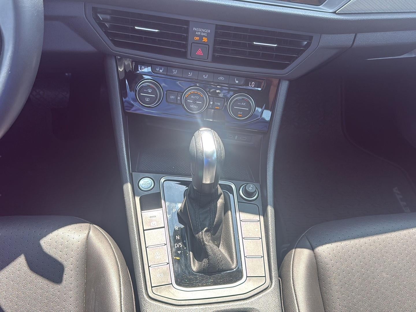 2020 Volkswagen Jetta R-LINE
