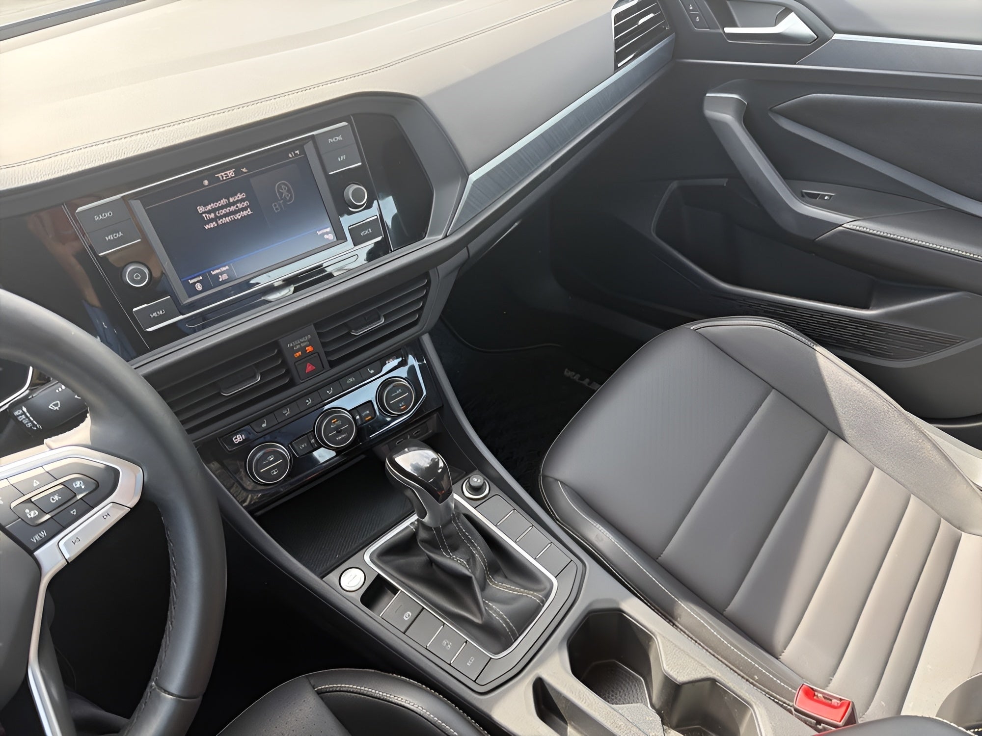 2022 Volkswagen Jetta SE Auto