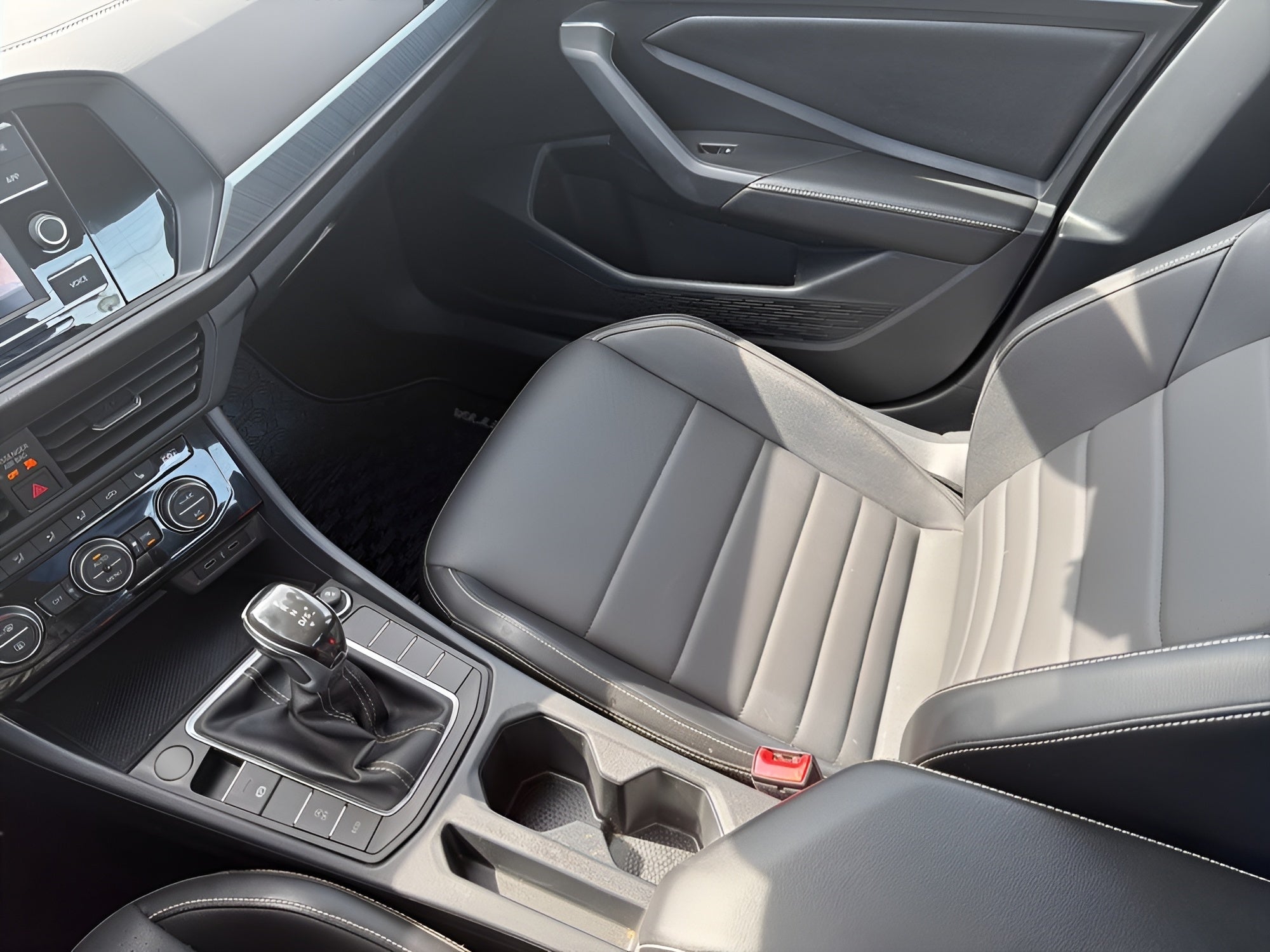 2022 Volkswagen Jetta SE Auto